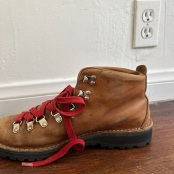 Danner Women's Mountain Light Cascade Hiking Boots - Picture 7 of 13